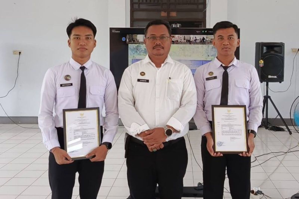 Berantas Narkoba, Dua pegawai Rutan  Kolaka terima penghargaan Menteri Imipas