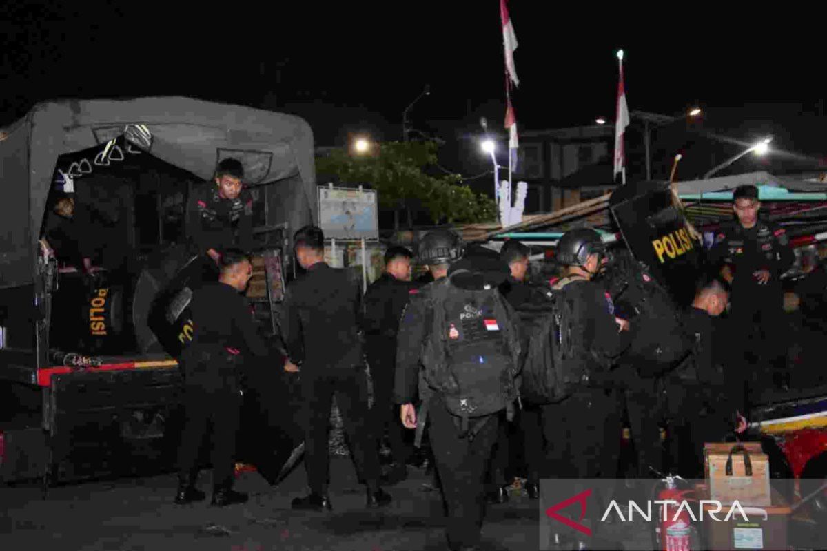 Polda Jatim kirim Brimob ke Pulau Kangean untuk redam konflik