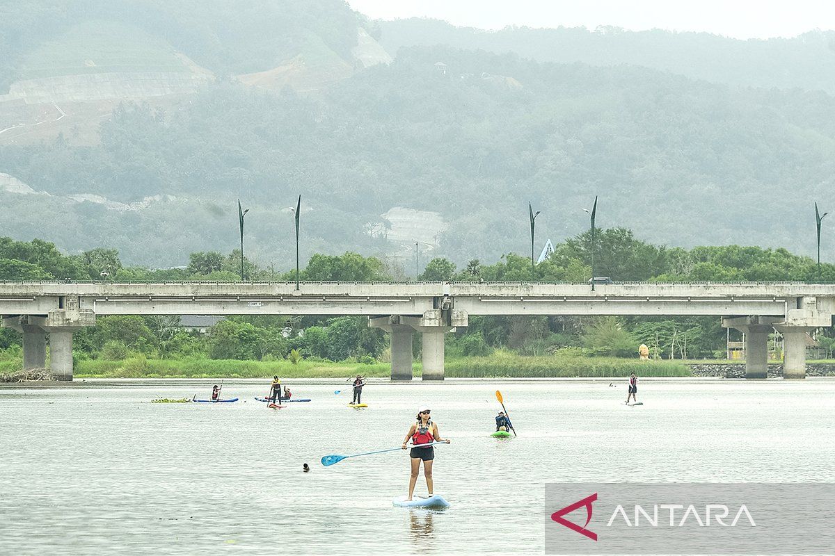 Stand up paddle di Yogyakarta, menikmati alam sambil berolahraga