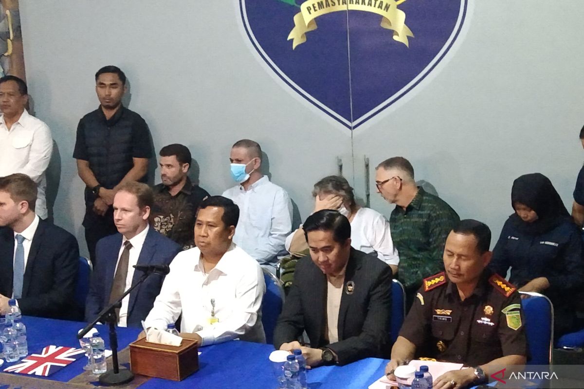 Pemerintah Indonesia serahkan dua narapidana narkotika kepada Inggris