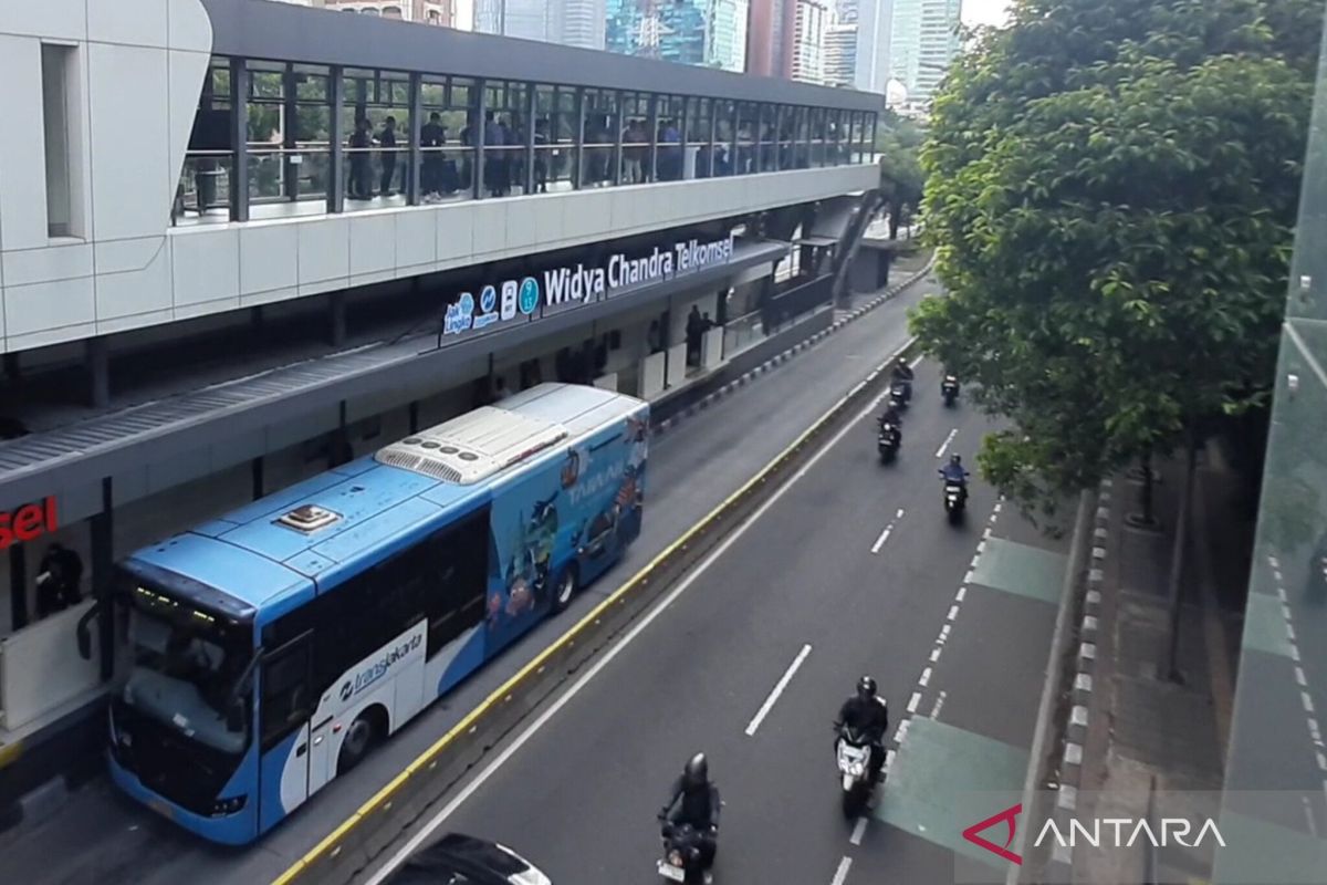 Ada demo, Tj Koridor 9 tak berhenti di Halte Gerbang Pemuda