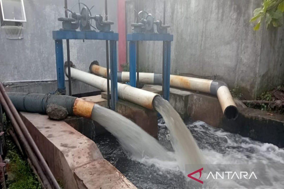 Pekalongan operasikan pompa air cegah banjir