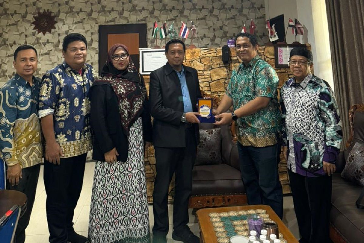 DIKE FMIPA UGM jajaki kerja sama dan sosialisasi Pascasarjana ke UMPR