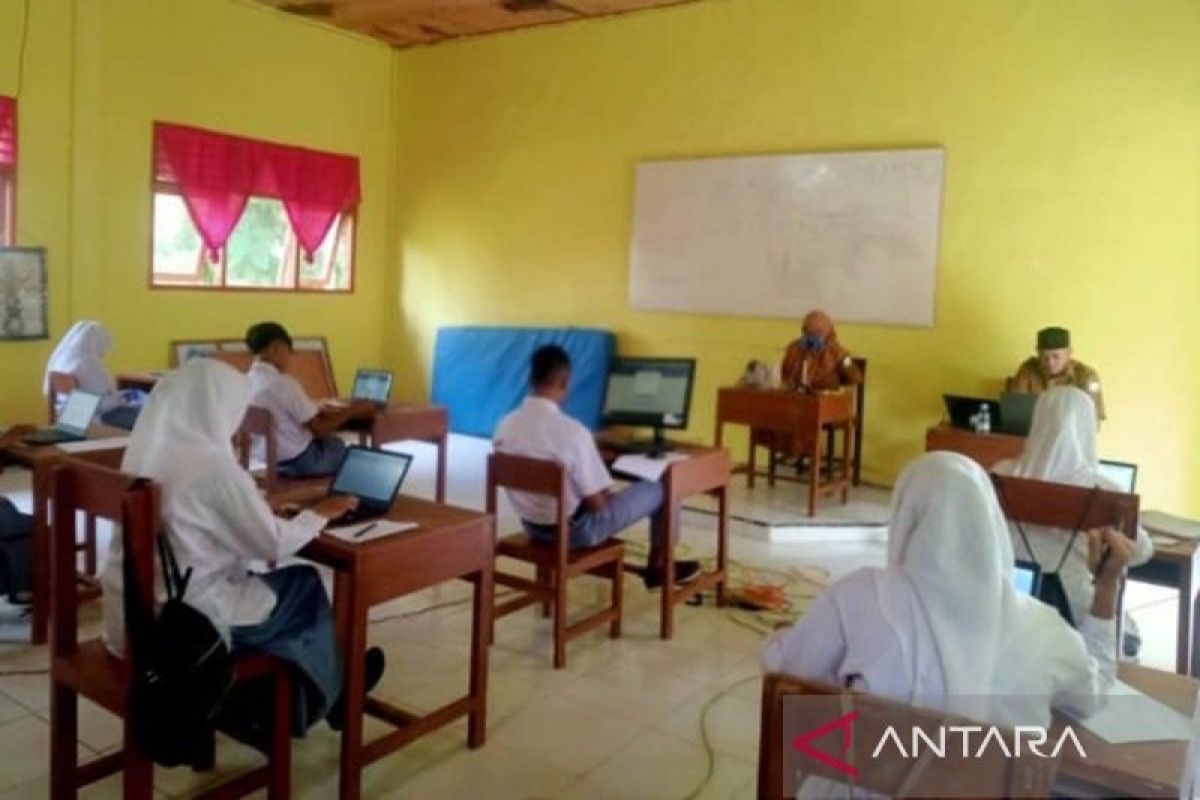 Pelajar SMA pulau terluar di Aceh jalani tes kemampuan akademik
