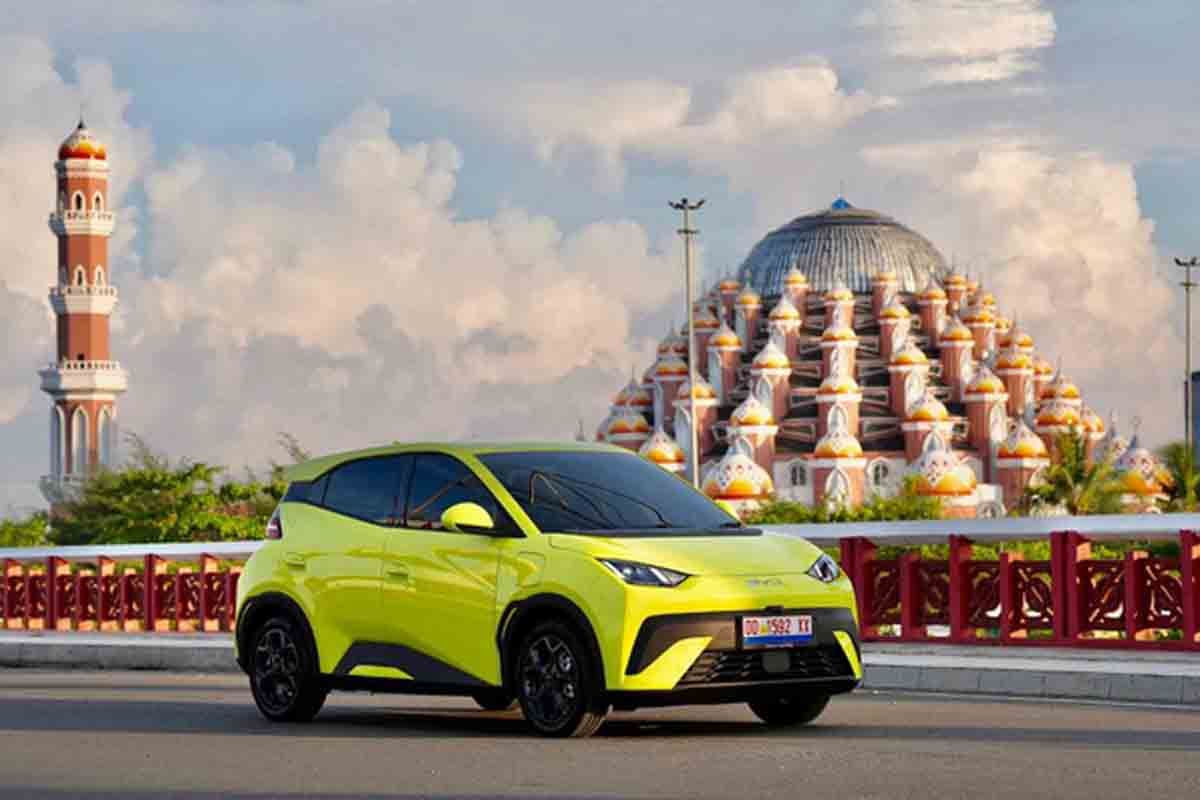 Menjajal ketangguhan BYD Atto 1 di alam Maros dan kepadatan Makassar