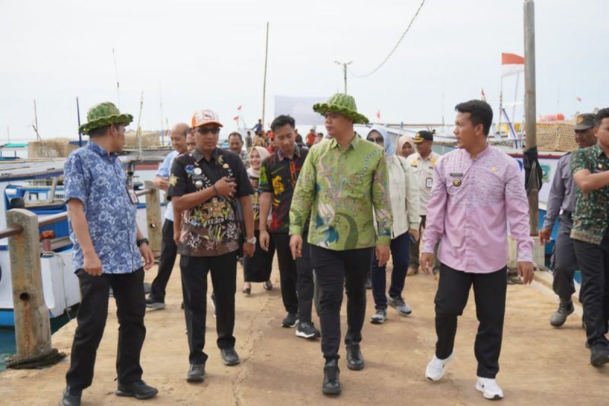 Empat bus siap beroperasi di Karimunjawa rute Karimunjawa–Kemujan