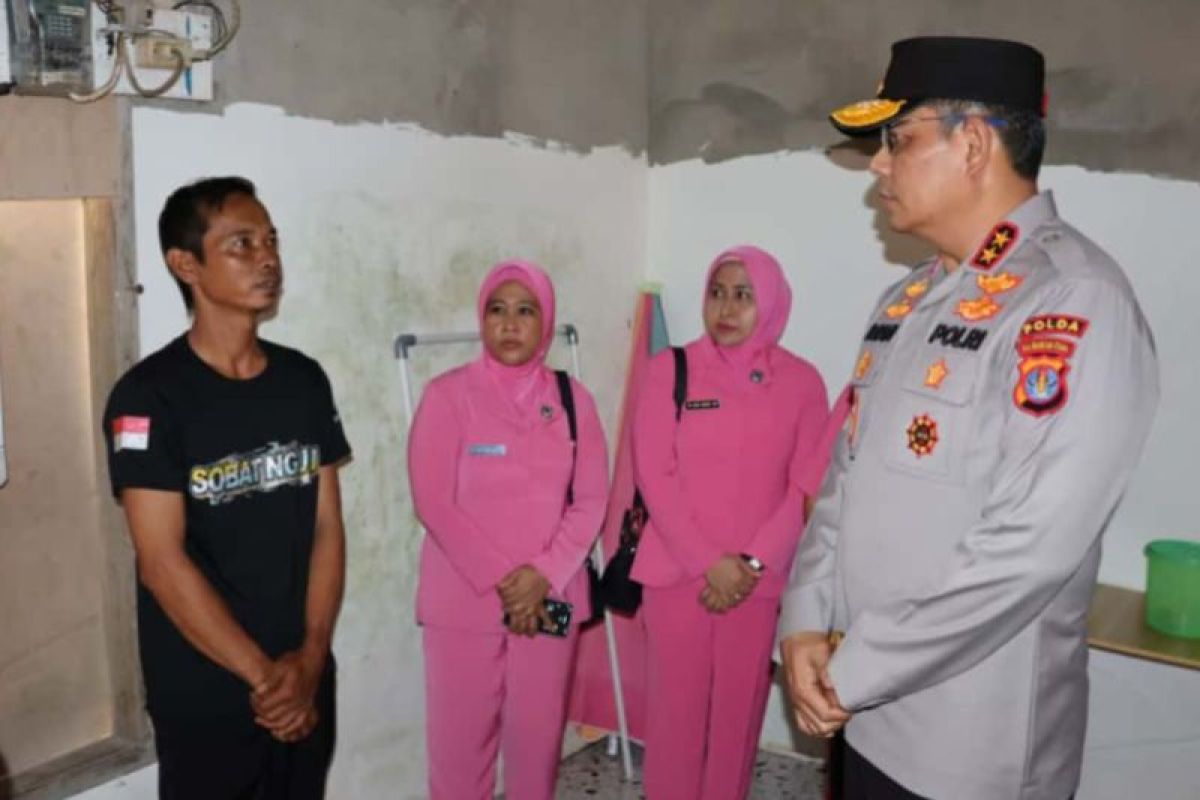 Kapolda Kaltara Kunjungi Rumah Korban Yang Terdampak Gempa Di Tarakan
