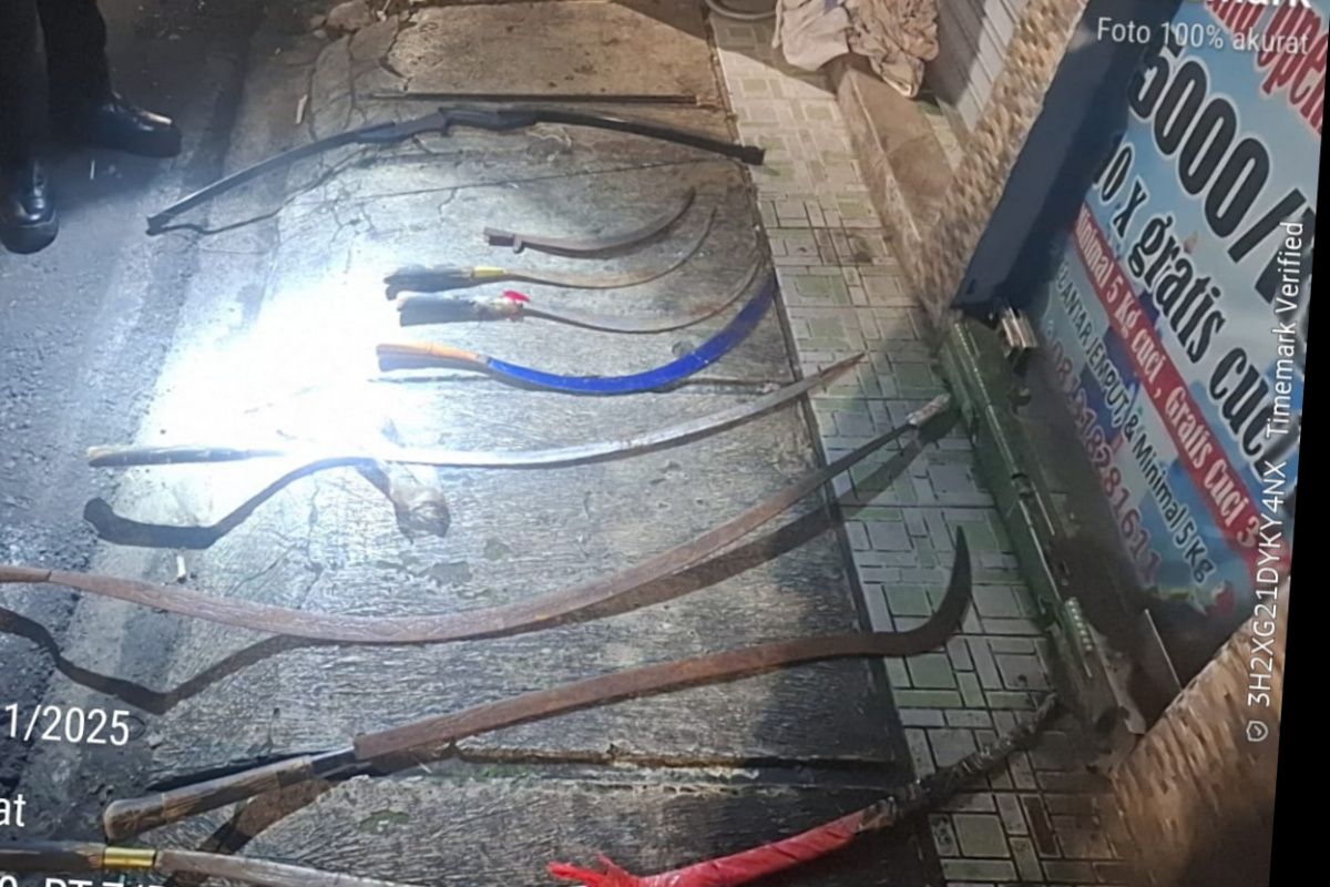 Lima pemuda hendak tawuran ditangkap di Johar Baru