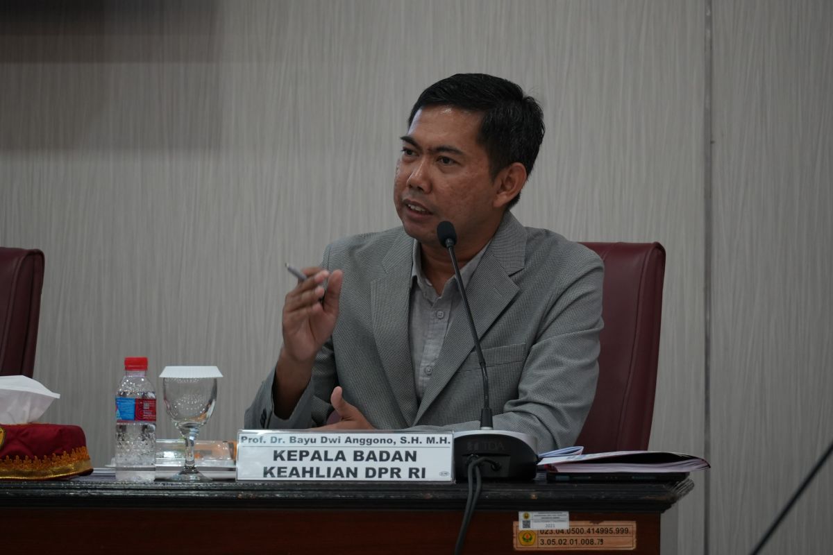 Kepala Badan Keahlian DPR sebut ada lima isu strategis RUU Sikdiknas