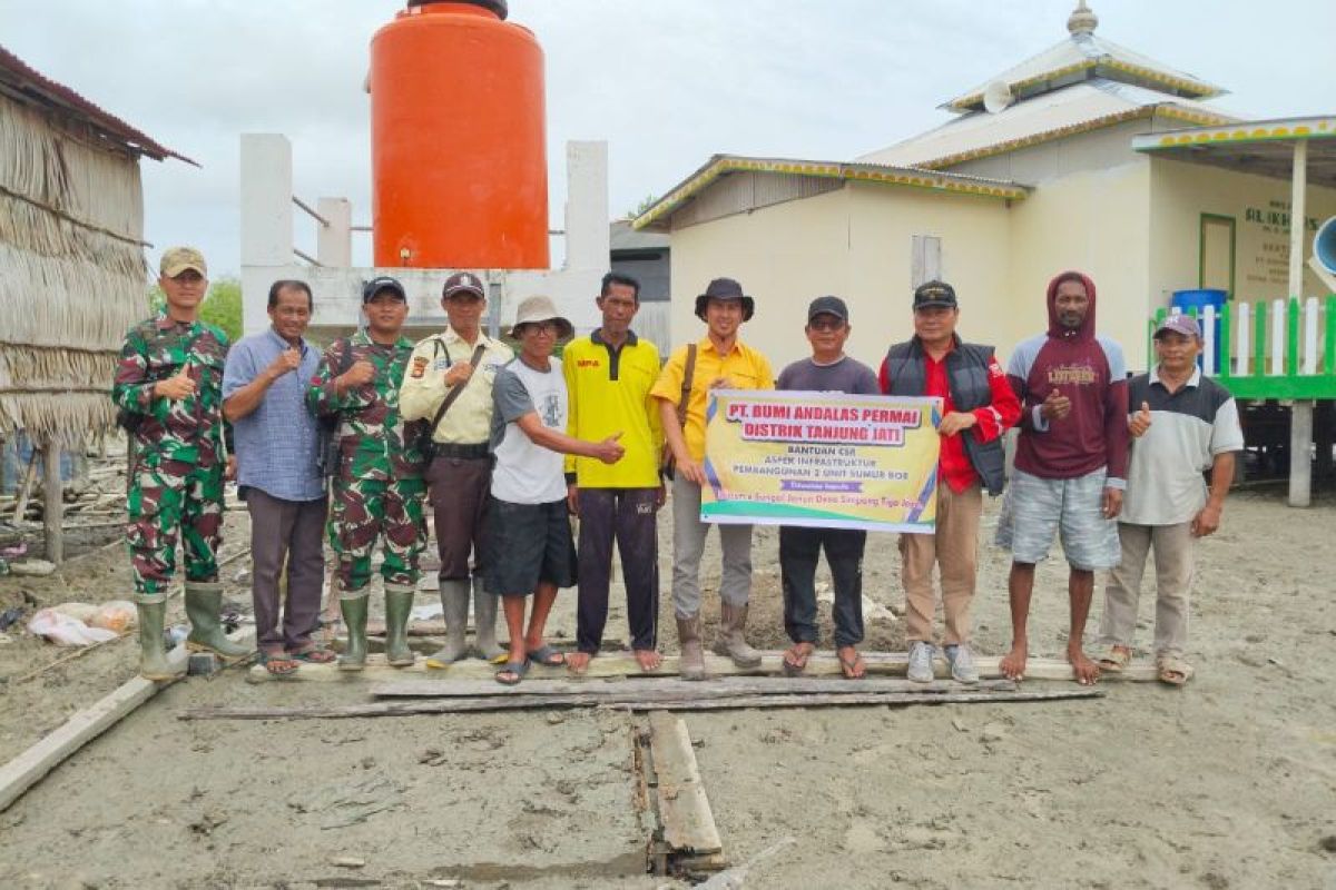PT Bumi Andalas Permai bangun sumur bor untuk warga desa binaan di OKI