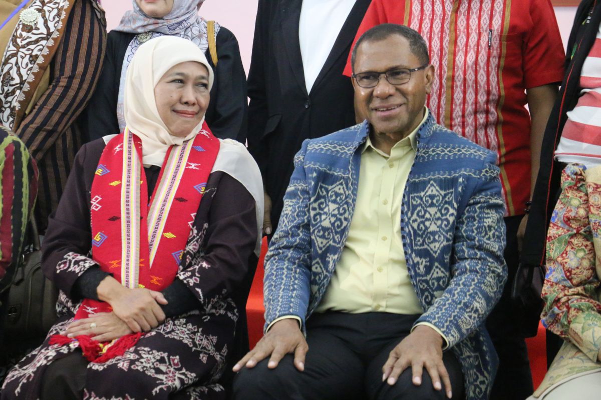 Khofifah-Wagub NTT ajak warga Jatim perkuat semangat persaudaraan