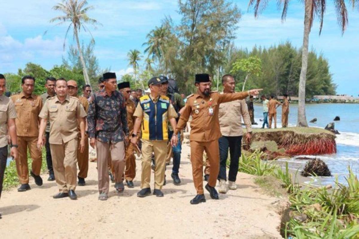 Pemkab Aceh Timur bangun pemecah ombak cegah abrasi pantai wisata