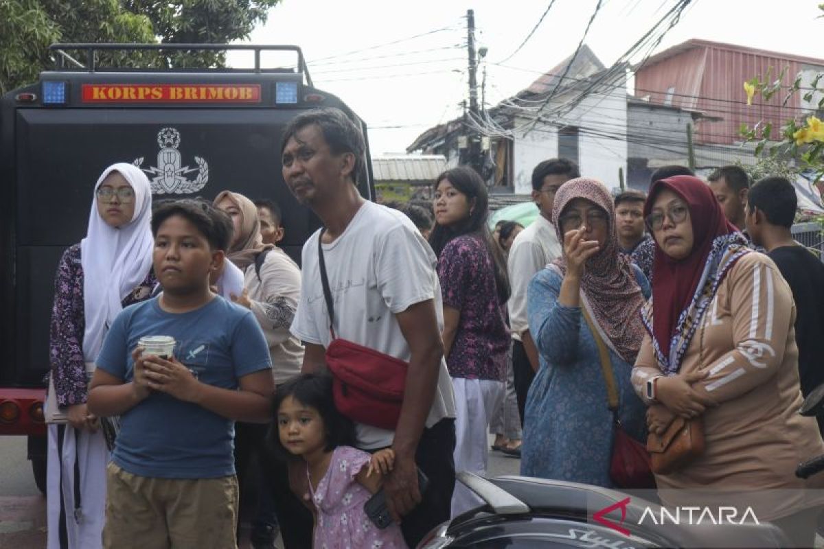 DKI kemarin, ledakan di SMAN 72 lalu kebakaran di Kebayoran Lama