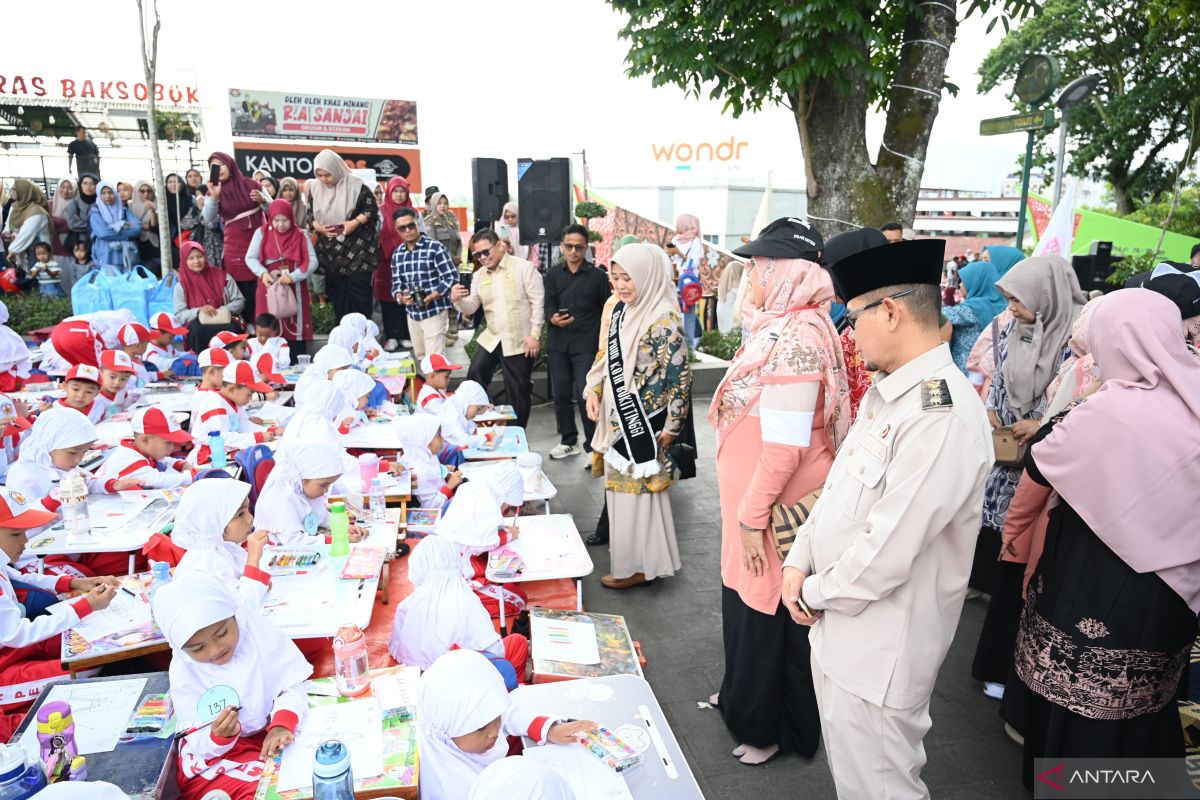Wawako dan Bunda PAUD Bukittinggi apresiasi Lomba Menggambar Bentuk Geometri Anak