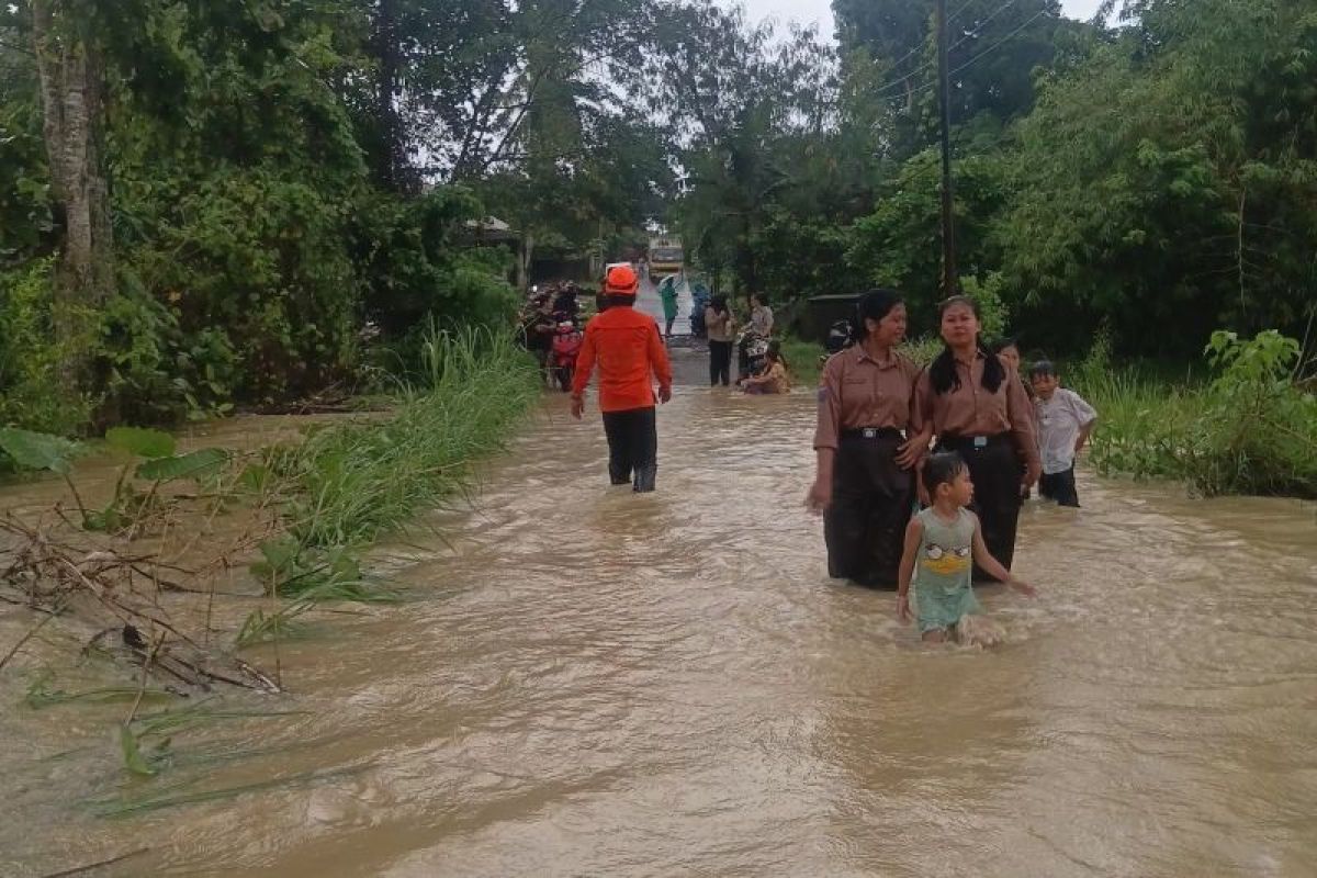 Enam kecamatan di Pandeglang Banten terdampak banjir