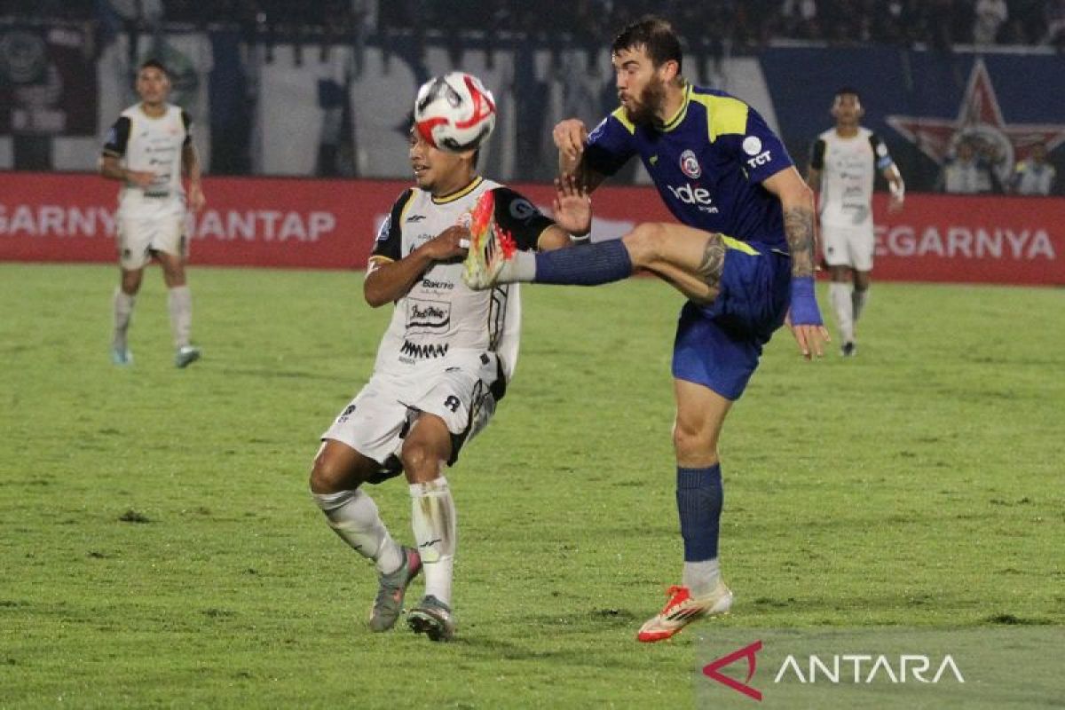 Persija Jakarta menangkan laga sengit kontra Arema 2-1
