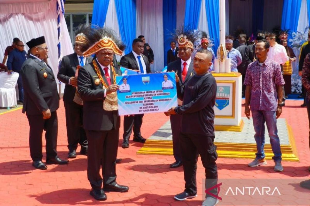 Pemerintah Manokwari gelontorkan Rp1 miliar berdayakan petani padi