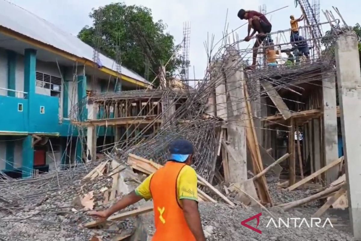 Madrasah di Takalar rubuh saat dibangun