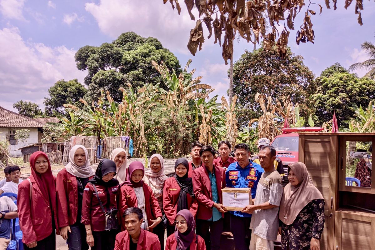 IMM Lamsel beri bantuan sembako dan perlengkapan sekolah kepada korban kebakaran