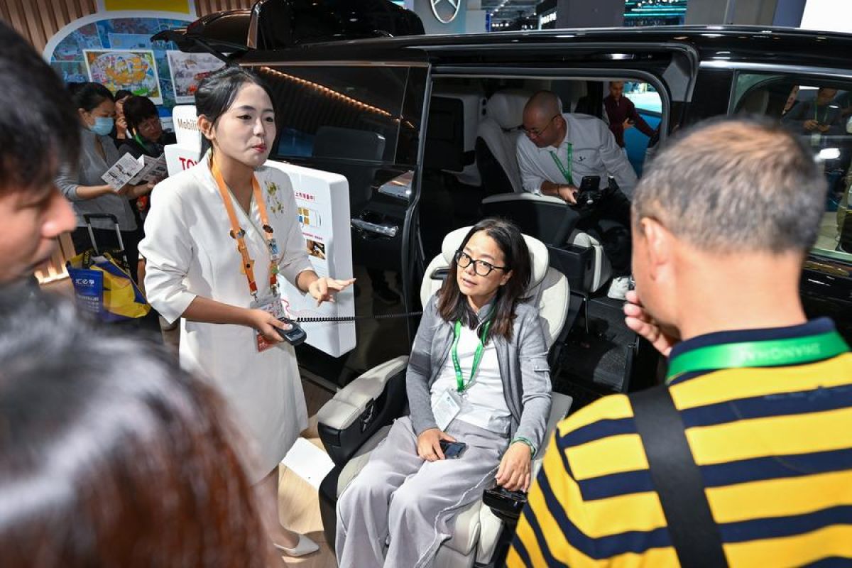 Deretan produk mobilitas naru dipamerkan di ajang CIIE kedelapan