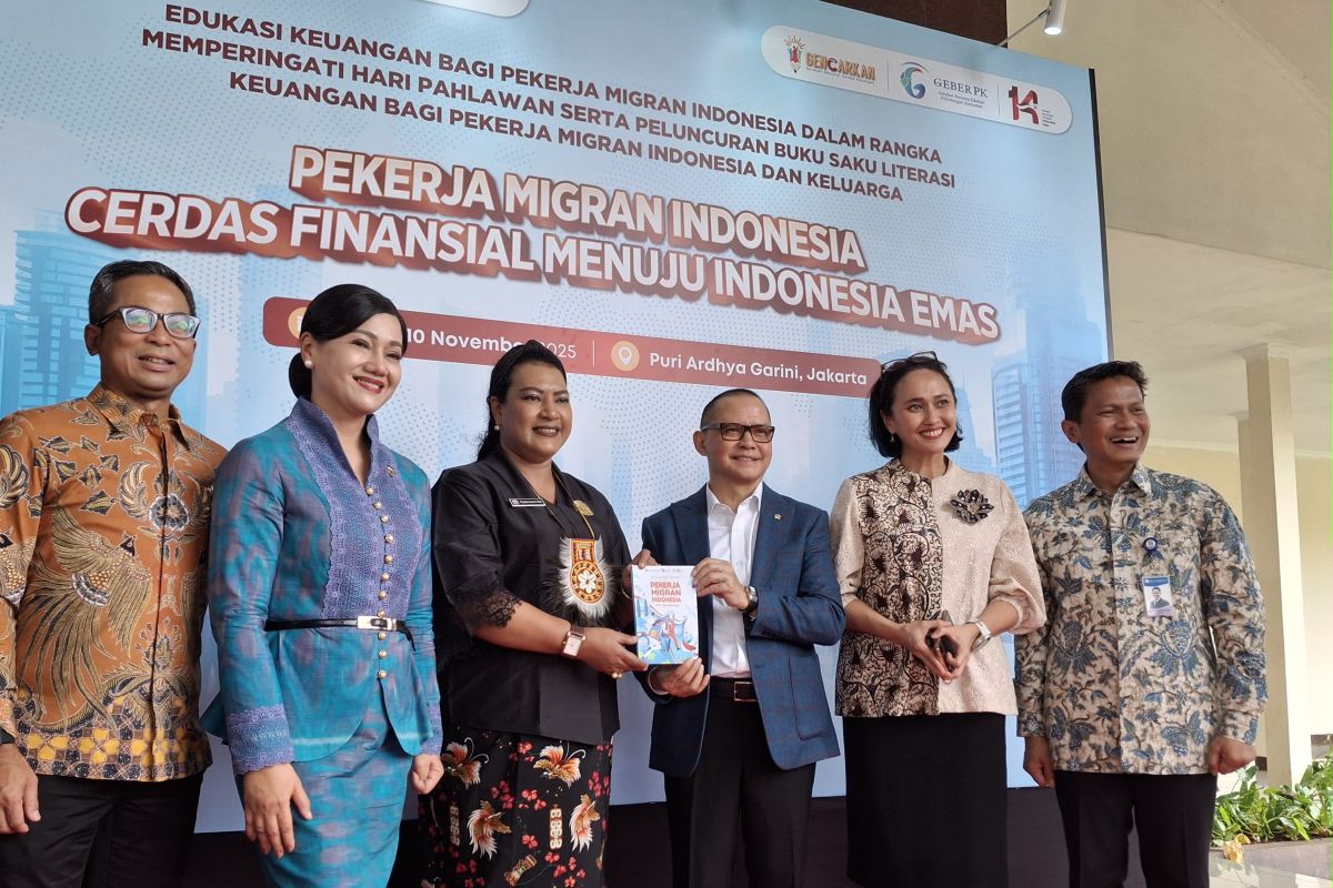 KP2MI launches pocket book for financial education for migrant workers