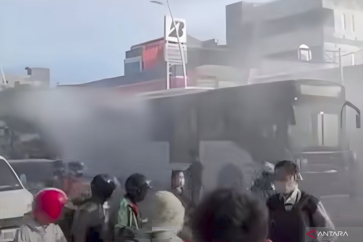 Transjakarta pastikan penumpang selamat terkait insiden bus berasap