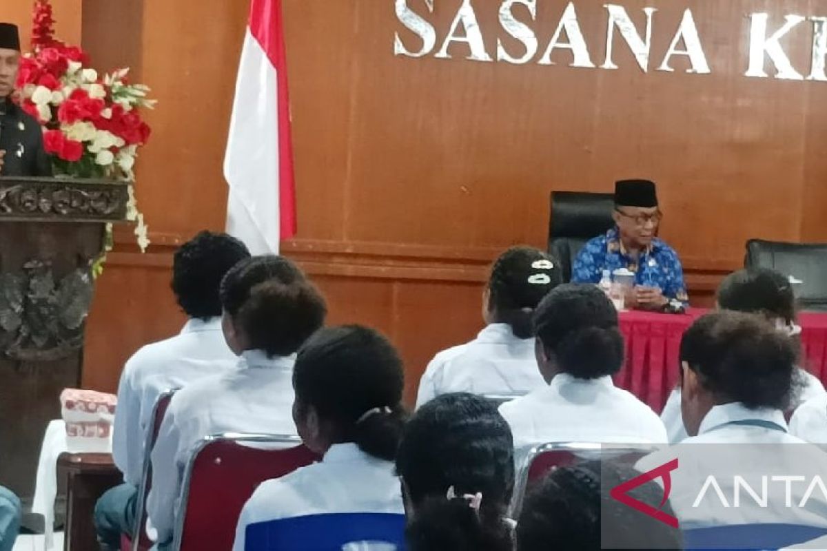 Bupati Biak minta siswa SRMA 41 lanjutkan perjuangan pahlawan