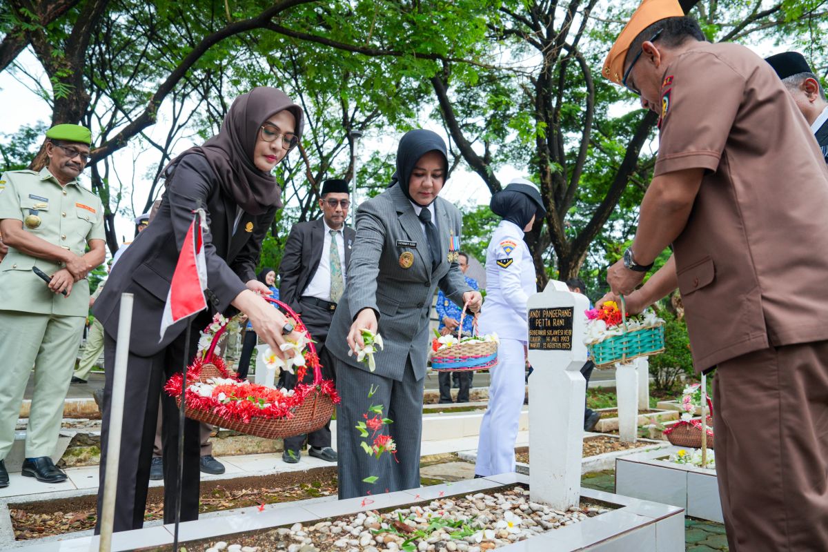 Wagub Sulsel ajak warga menjadi pahlawan di bidangnya