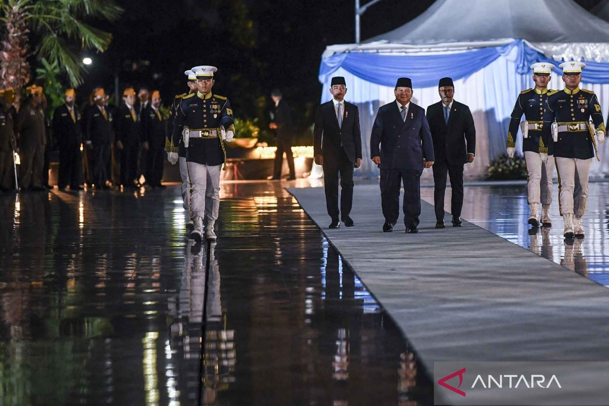 Presieden Prabowo pimpin Ziarah Nasional dan Renungan Suci Hari Pahlawan 2025 di TMP Kalibata