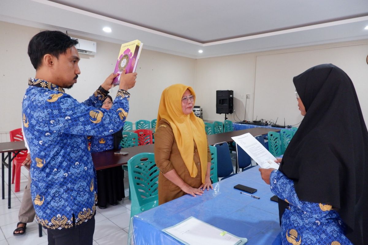 Pemohon dari Nagari Lansek Kadok jalani sumpah dalam proses penggantian sertipikat karena hilang di Kantor Pertanahan Kabupaten Pasaman