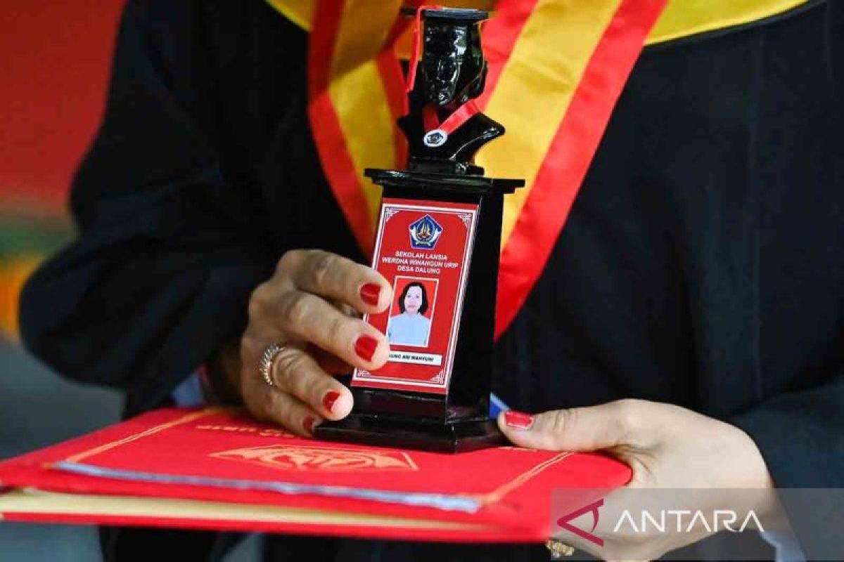 Wisuda Sekolah Lansia Werdha Winangun Urip