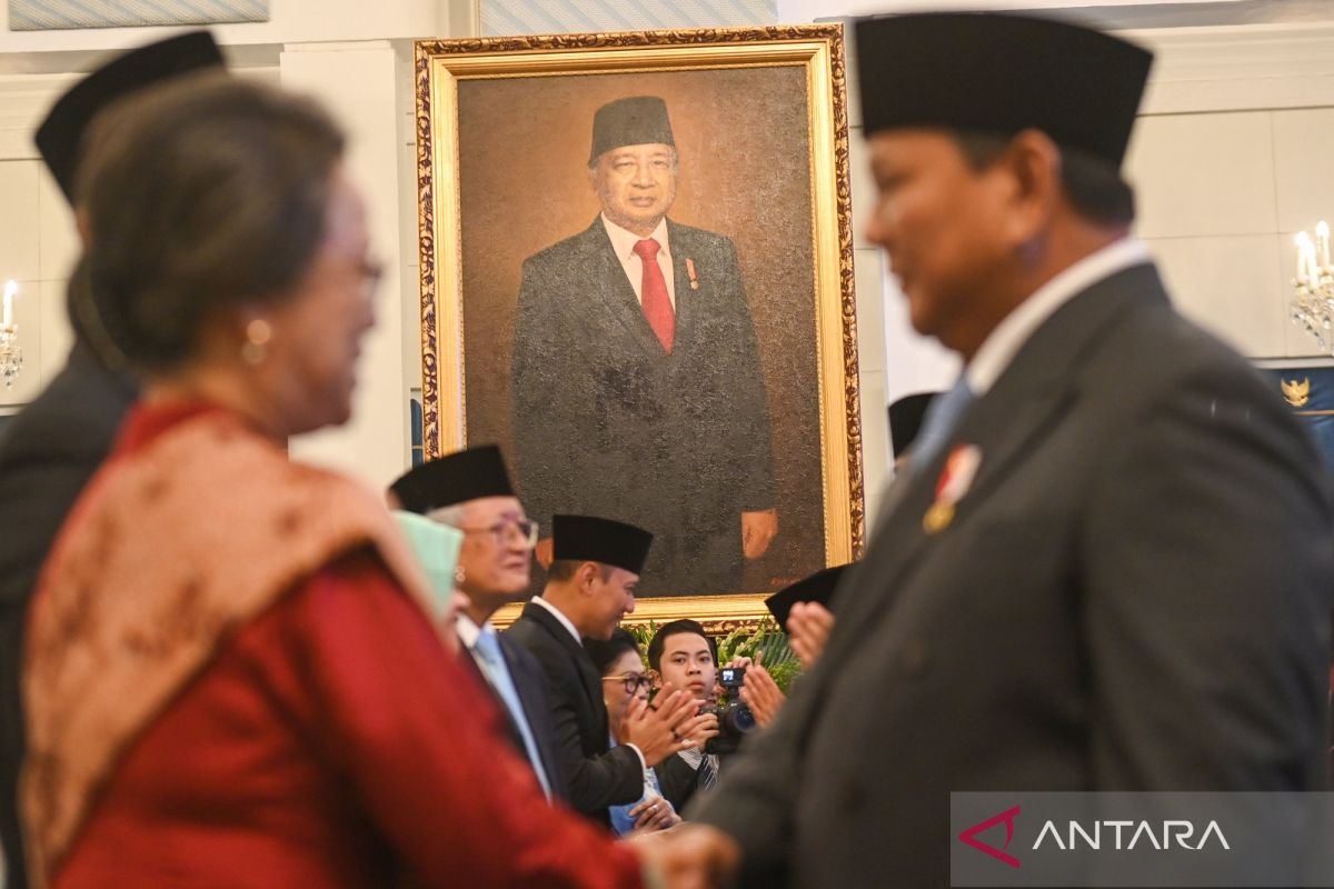 Kemarin, seputar memaknai Hari Pahlawan hingga Soeharto jadi pahlawan