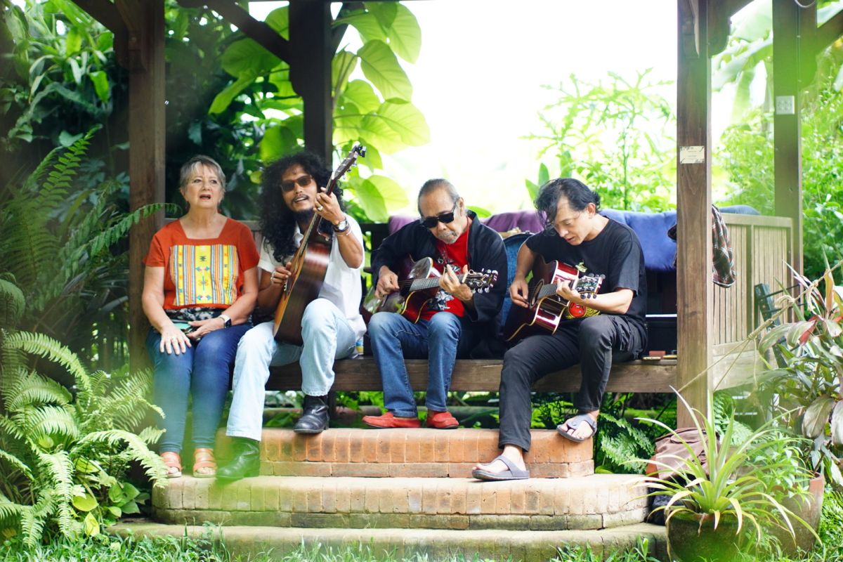 "Kesaksian Jalanan" Sawung Jabo dan Sirkus Barock di Yogyakarta