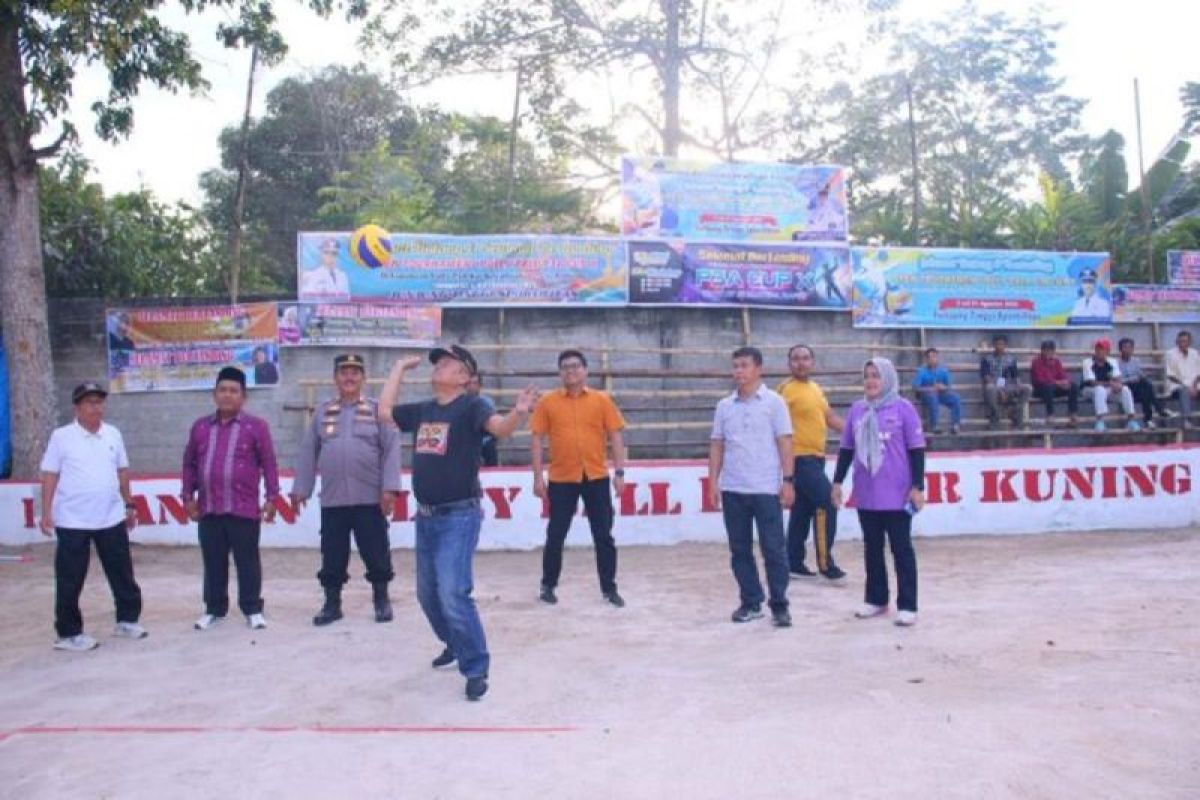 Wawako Payakumbuh Elzadaswarman buka secara resmi turnamen voli