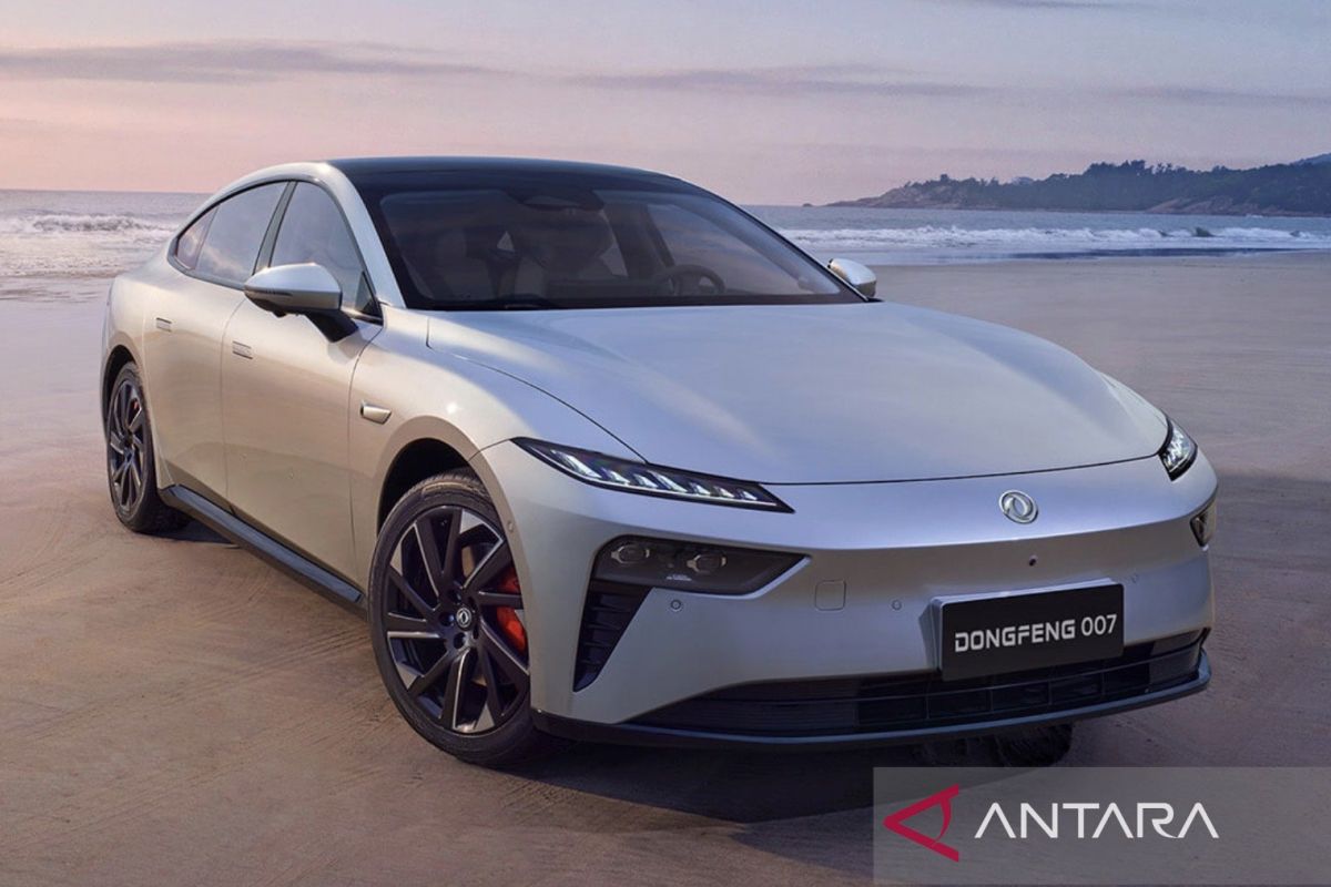 Dongfeng eπ 007 jadi kendaraan listrik pertama dengan empat motor