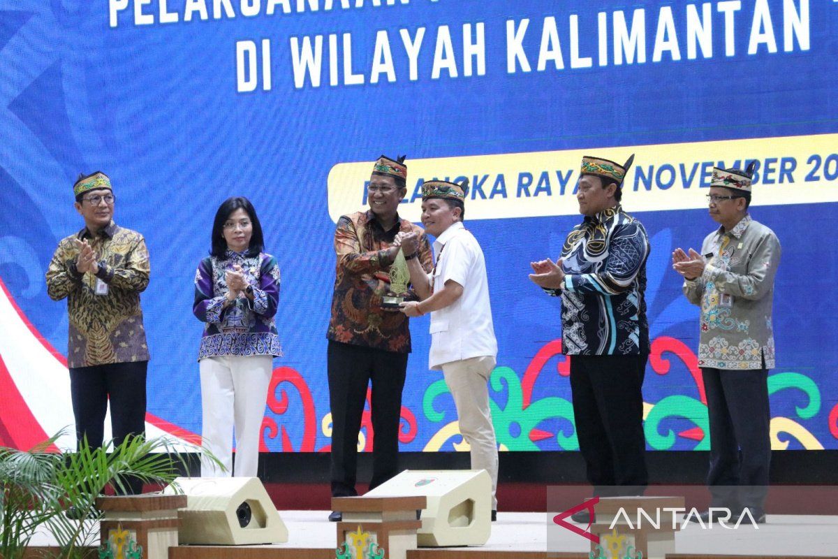 Menteri Hukum resmikan capaian 100 persen Posbankum di seluruh desa di Kalteng