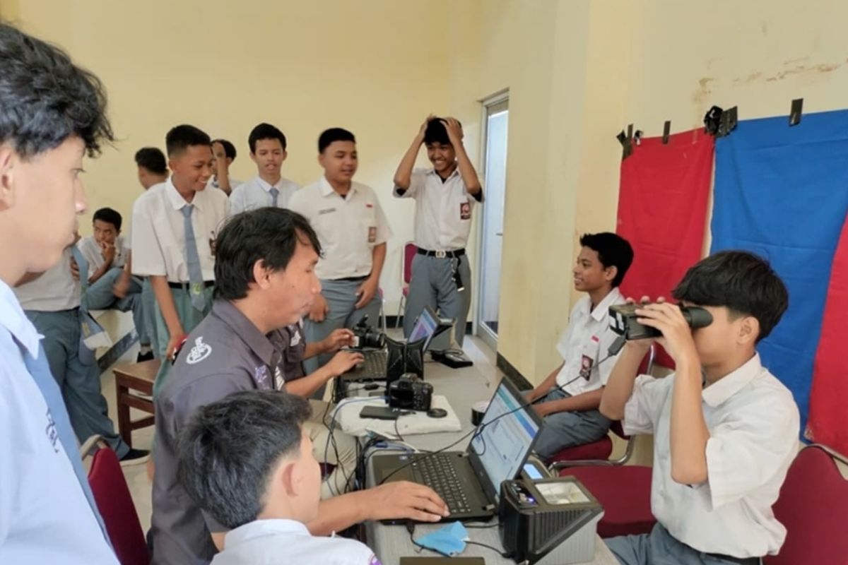 Jakbar proaktif lakukan perekaman KTP-el dan aktivasi IKD pelajar