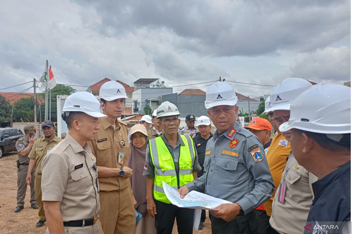 Pemkot Jaktim tinjau pembangunan dua waduk untuk antisipasi banjir