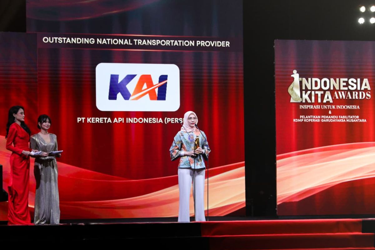 KAI Raih Penghargaan “Outstanding National Transportation Provider” dalam Indonesia Kita Awards 2025