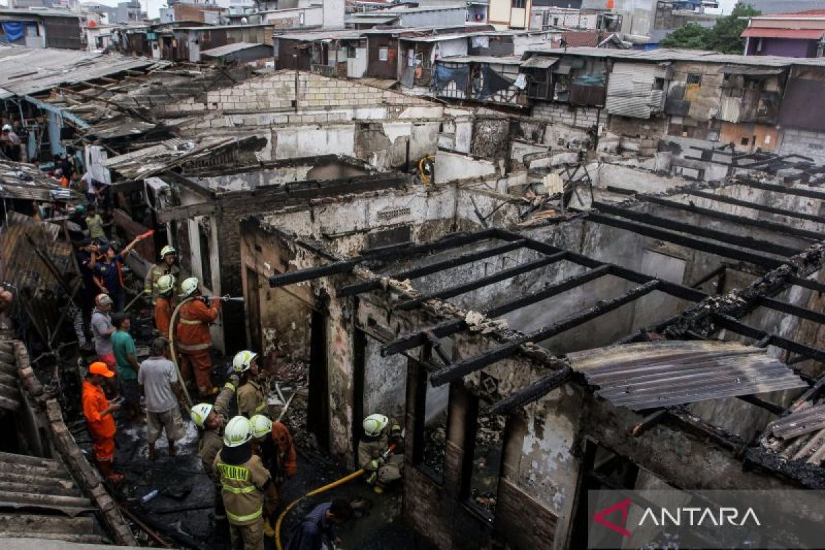 20 rumah di Benhil Jakarta hangus terbakar, 150 jiwa mengungsi