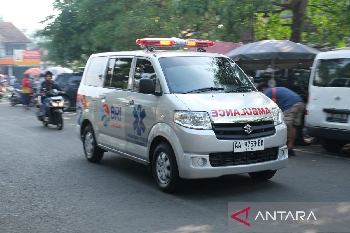 BRI peduli salurkan ratusan unit ambulans di seluruh Indonesia