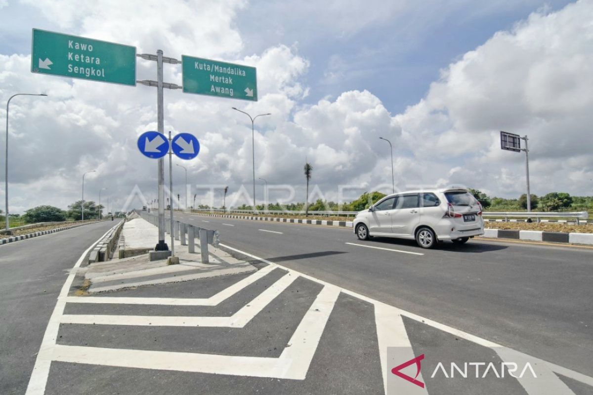 Sebanyak 447 PJU dipasang di Lombok dan Sumbawa