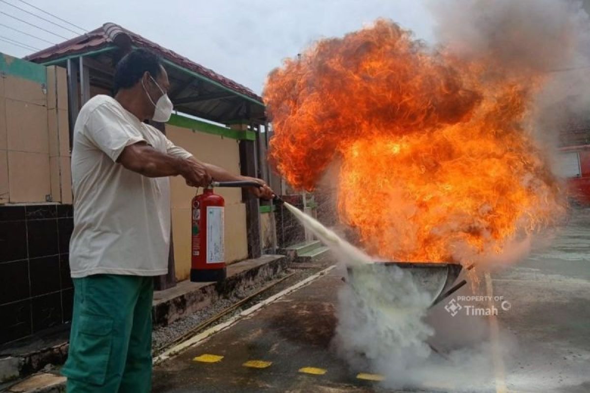 PT Timah latih Tim Tanggap Darurat Desa Air Putih