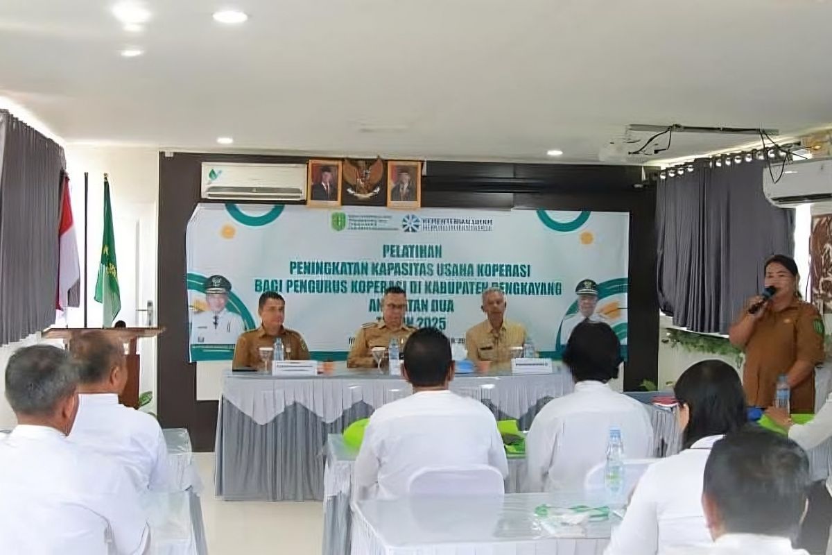 Bupati Bengkayang Kalbar minta pengurus jadikan koperasi mampu bersaing