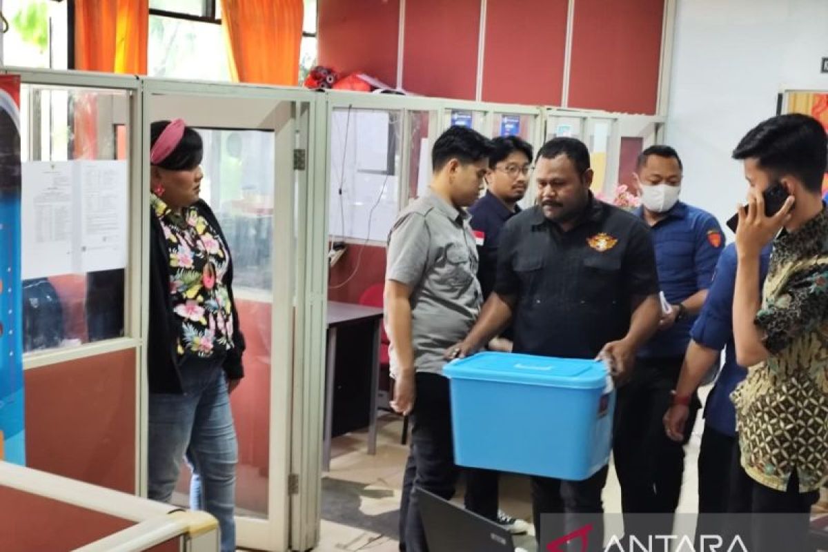 Kejati Papua Barat sita 20 dokumen saat penggeledahan kantor Pemkot Sorong