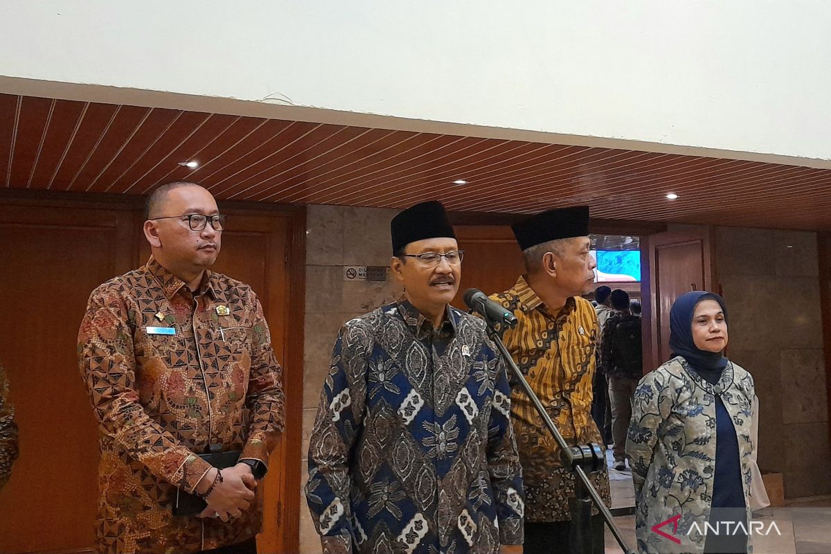 Social Affairs Minister pushes for disability-friendly education