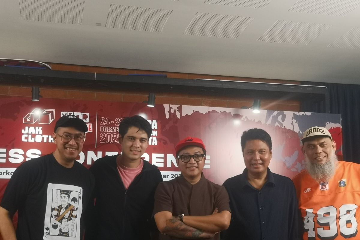 Pandji sanjung debut stand up comedy Fedi Nuril di acara Adili Idola