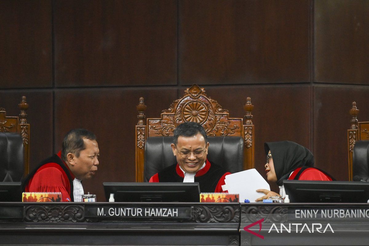 Telaah - Berakhirnya "dwifungsi" Polri