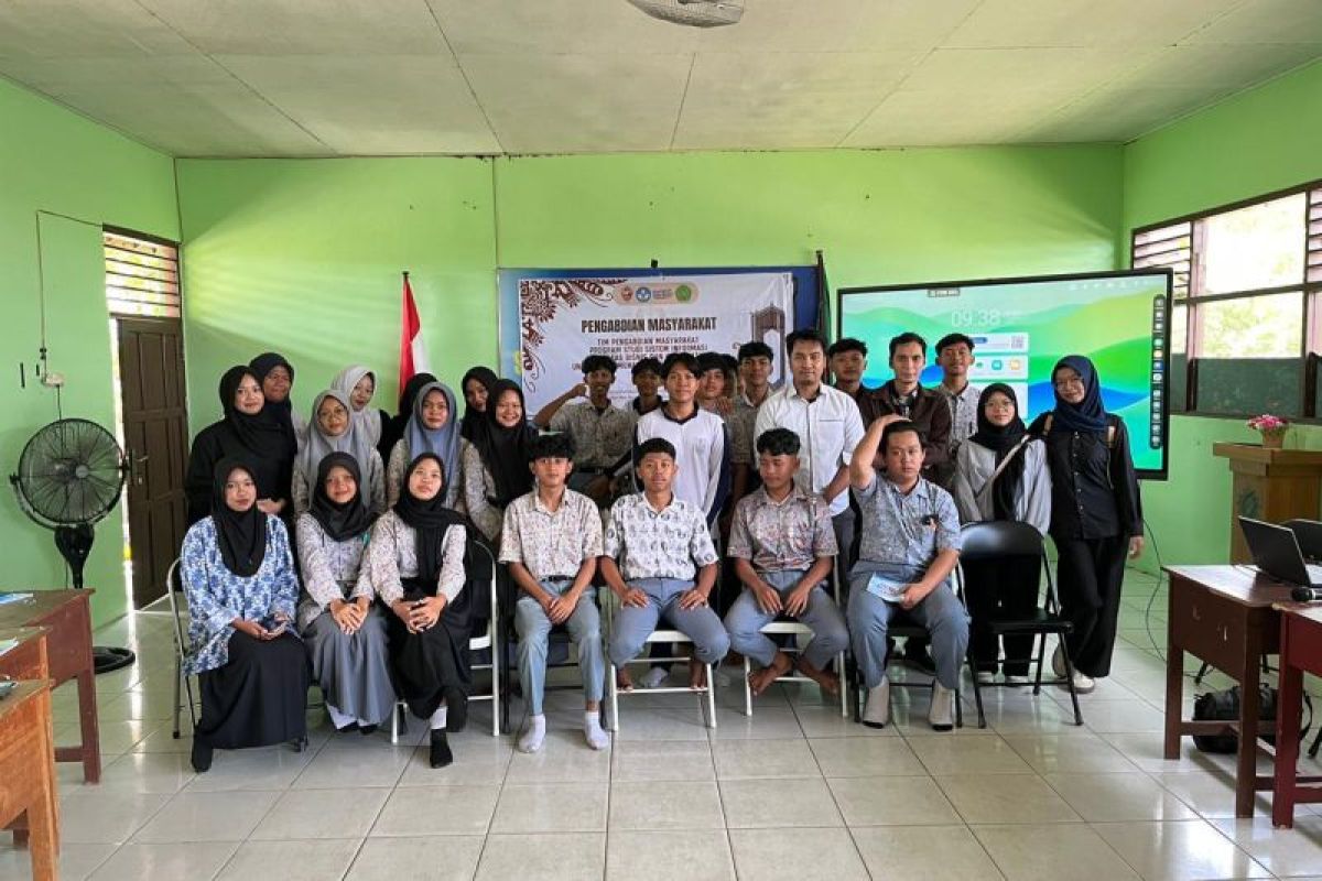 Akademisi UMPR latih e-learning bagi guru dan siswa SMA