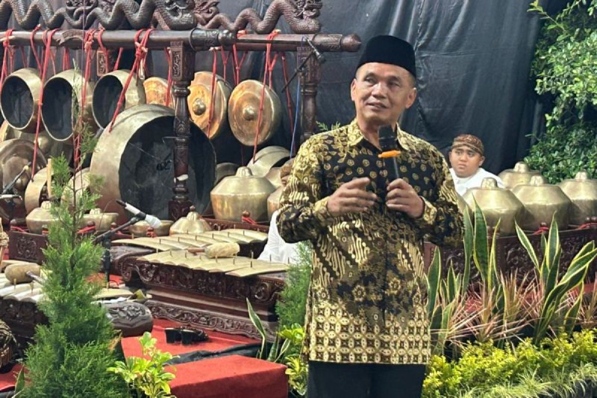Ketua DPRD Jateng pentaskan wayang kulit 30 jam dengan 23 dalang